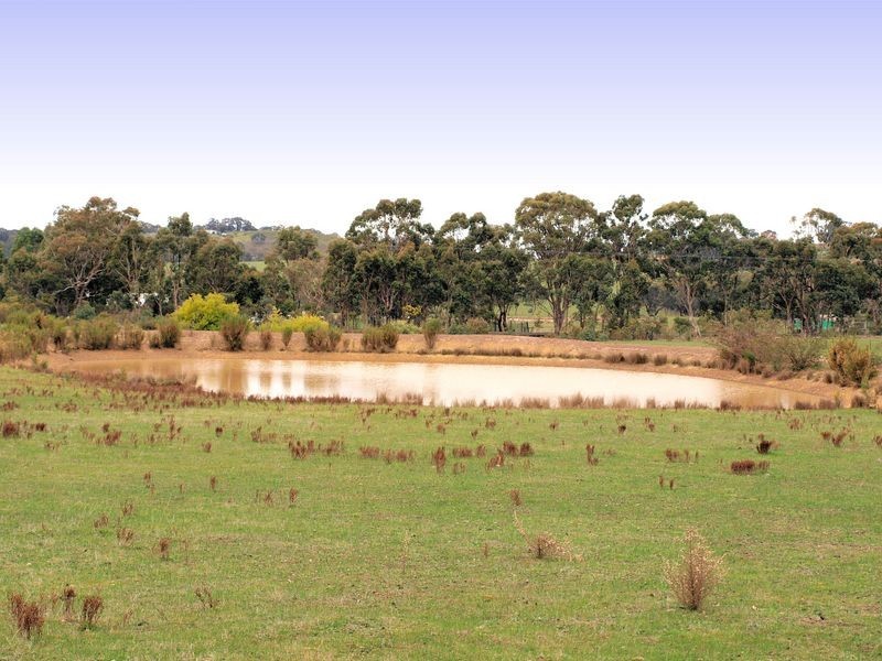 88 Hylands Lane, Heathcote VIC 3523