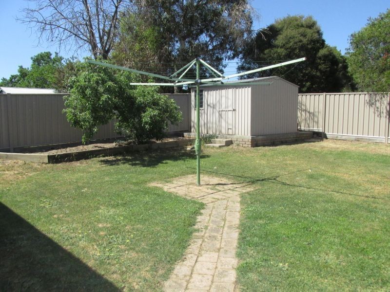 25 Wallaby Avenue, Kangaroo Flat VIC 3555