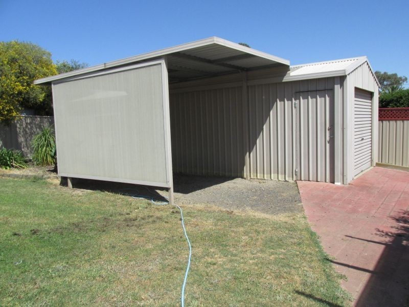 25 Wallaby Avenue, Kangaroo Flat VIC 3555