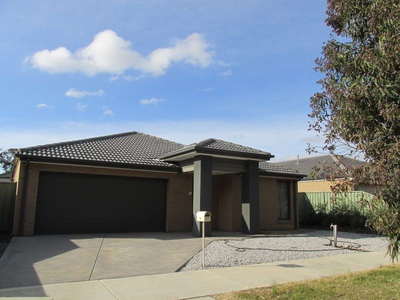 23 Sanctuary Boulevard, Maiden Gully VIC 3551