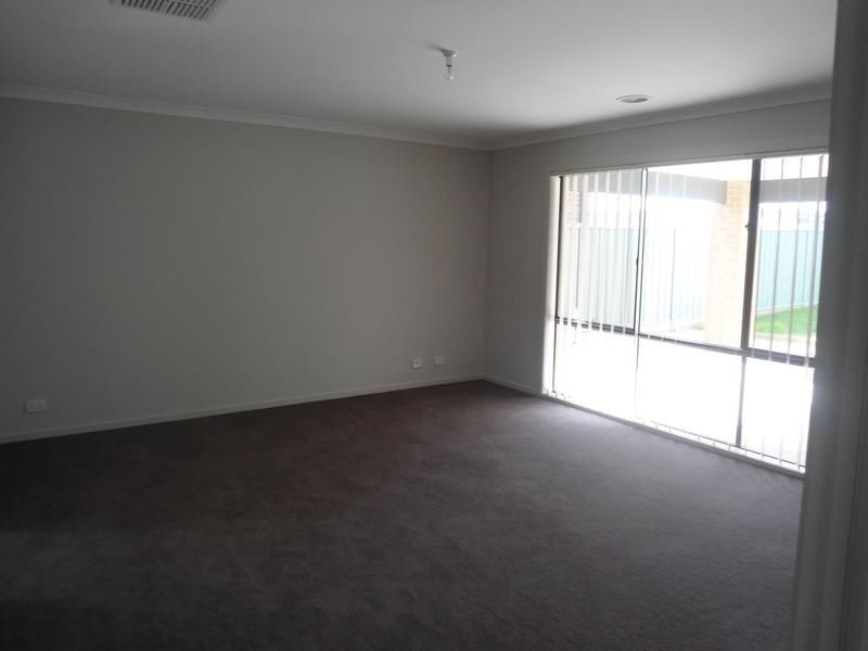 23 Sanctuary Boulevard, Maiden Gully VIC 3551