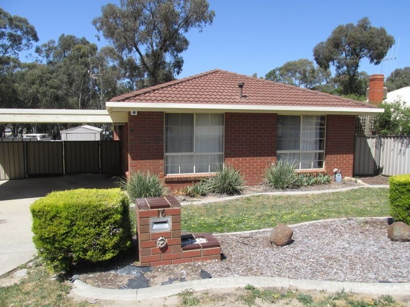 16 Lukin Crescent, Kangaroo Flat VIC 3555