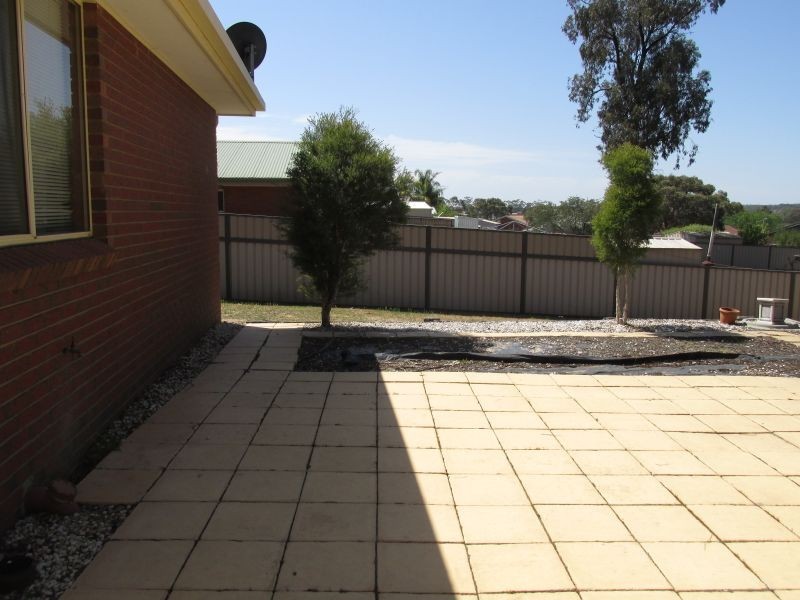 16 Lukin Crescent, Kangaroo Flat VIC 3555