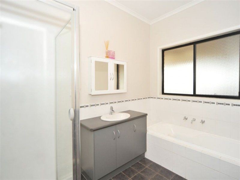 1B Tasman Court, Kangaroo Flat VIC 3555