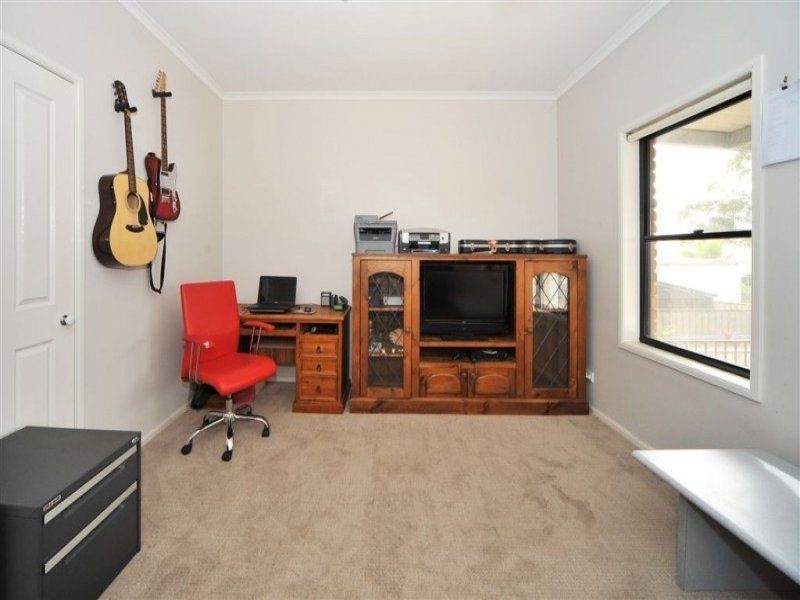 1B Tasman Court, Kangaroo Flat VIC 3555