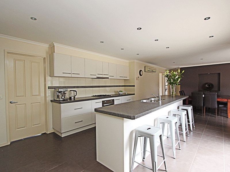 3 Marita Drive, Maiden Gully VIC 3551