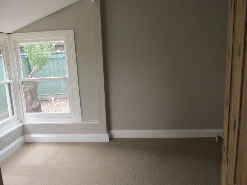 1/23 Nish Street, Flora Hill VIC 3550