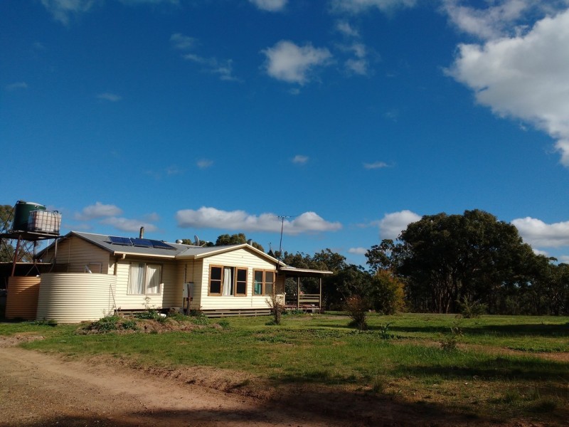 40 Plonk Gully Track, Redcastle VIC 3523