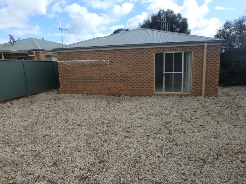 7/24 Trumble Street, Eaglehawk VIC 3556