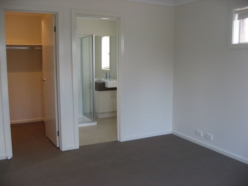 100 Bassett Drive, Strathfieldsaye VIC 3551