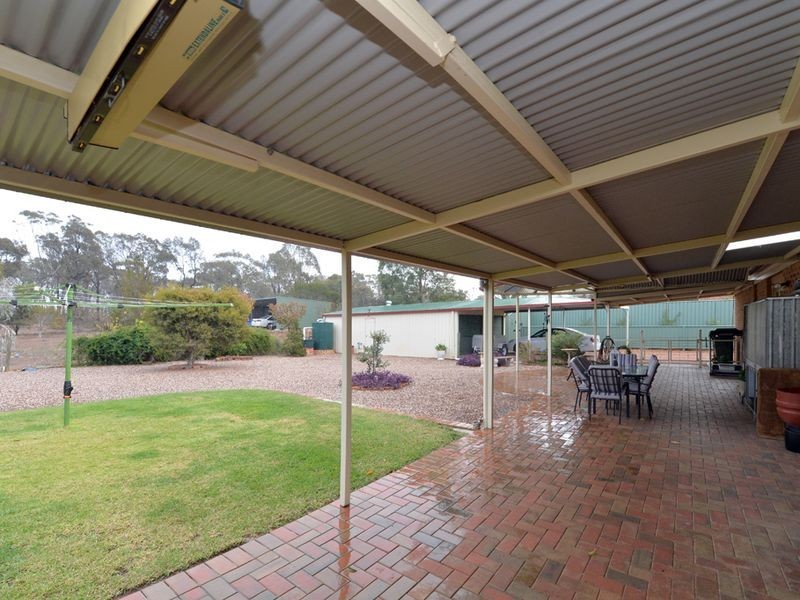 6 Michelle Drive, Maiden Gully VIC 3551