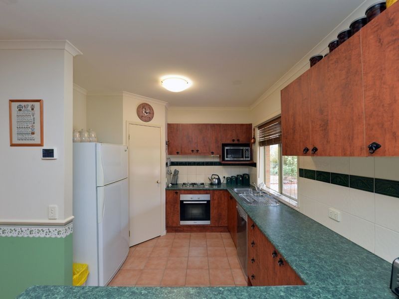 6 Michelle Drive, Maiden Gully VIC 3551