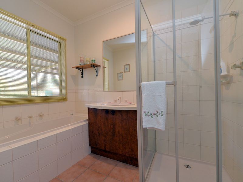 6 Michelle Drive, Maiden Gully VIC 3551