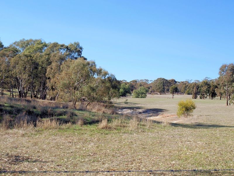 1 Sailors Gully Court, Heathcote VIC 3523