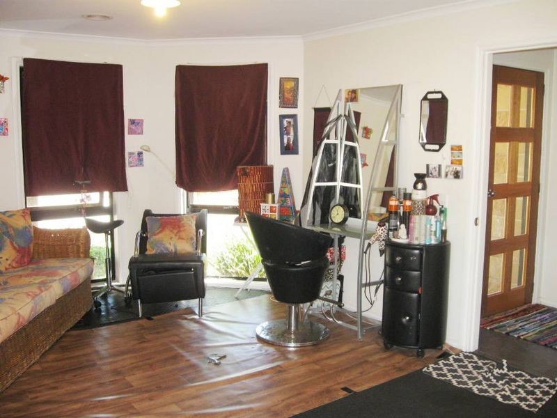 18 Julian Way, California Gully VIC 3556