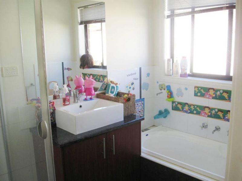 18 Julian Way, California Gully VIC 3556