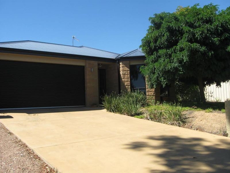 18 Julian Way, California Gully VIC 3556