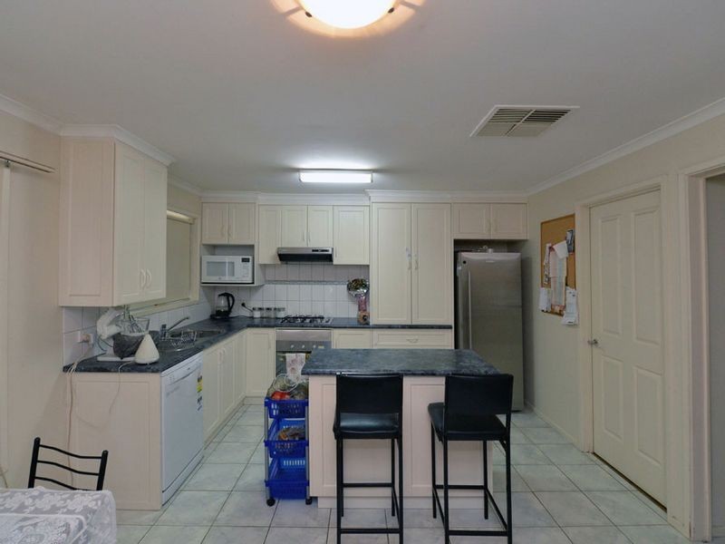 4 Yandong Street, White Hills VIC 3550