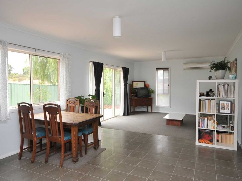24 Leslie Street, Eaglehawk VIC 3556
