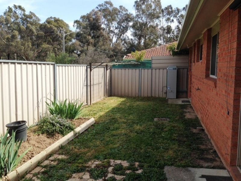 2/15 Paterson, Quarry Hill VIC 3550