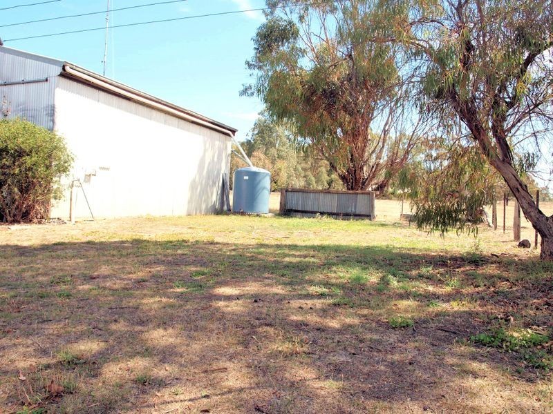 24 Boomerang Place, Heathcote VIC 3523