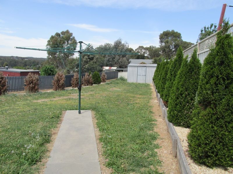 7 Pattison Drive, Kangaroo Flat VIC 3555