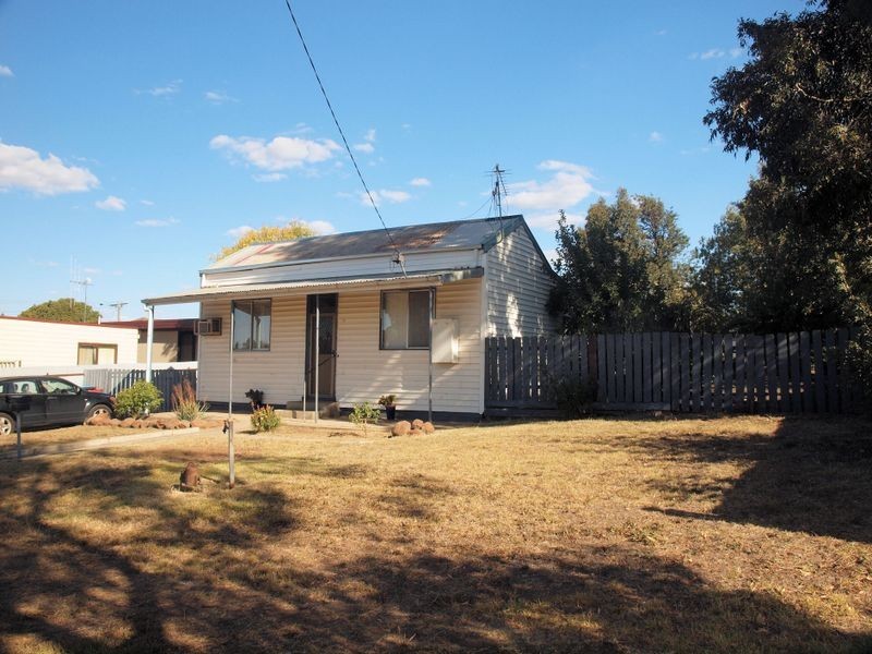3 Pascoe Street, Long Gully VIC 3550