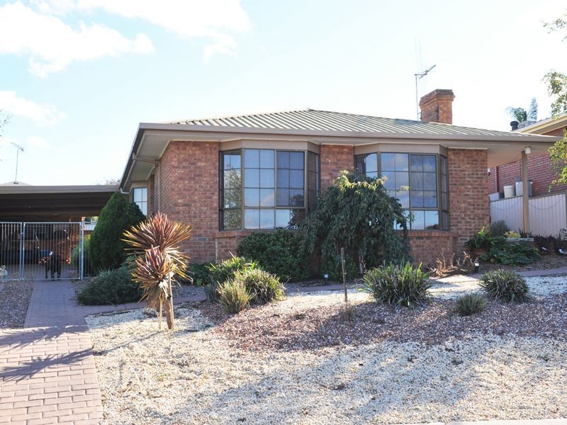 15 Magellan Crescent, Kangaroo Flat VIC 3555