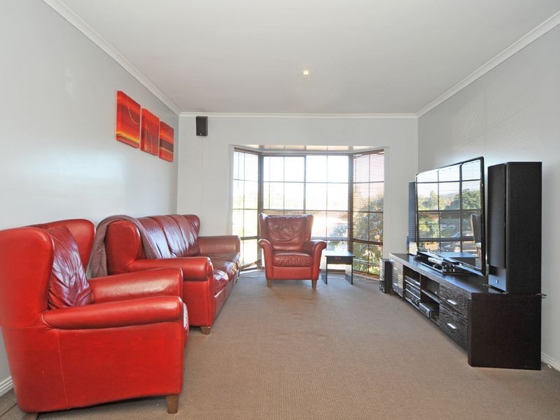 15 Magellan Crescent, Kangaroo Flat VIC 3555