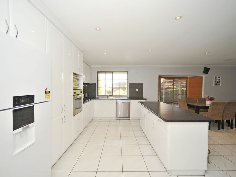 15 Magellan Crescent, Kangaroo Flat VIC 3555