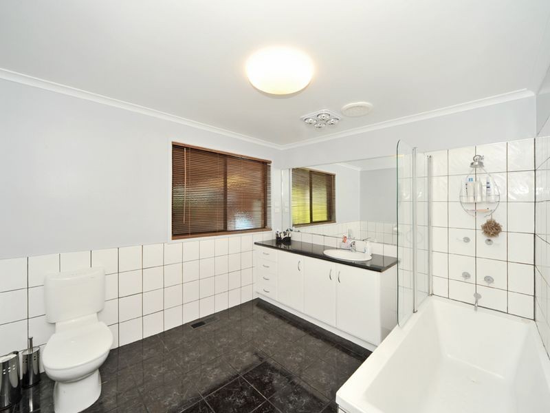 15 Magellan Crescent, Kangaroo Flat VIC 3555