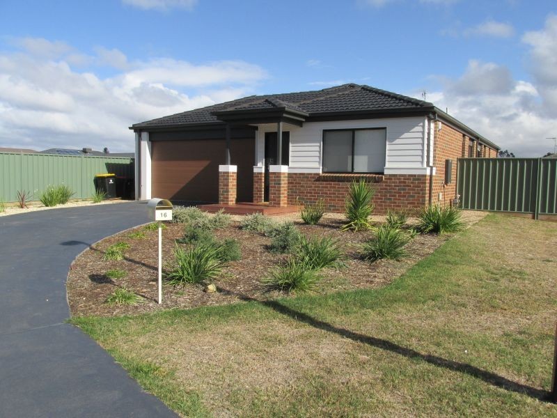 16 Caulfield Drive, Ascot VIC 3551