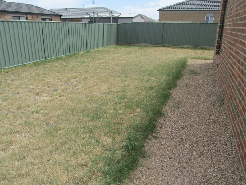 16 Caulfield Drive, Ascot VIC 3551