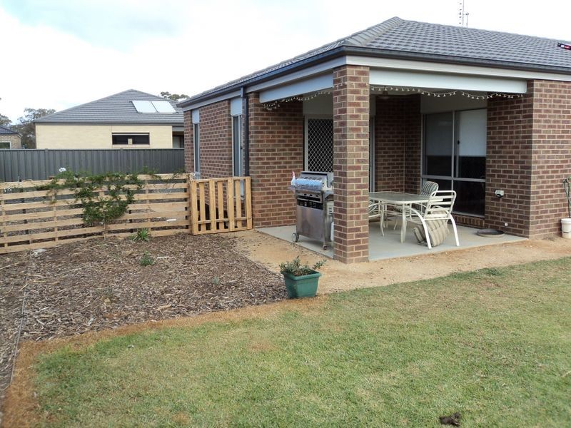 14 Erindale Way, Marong VIC 3515