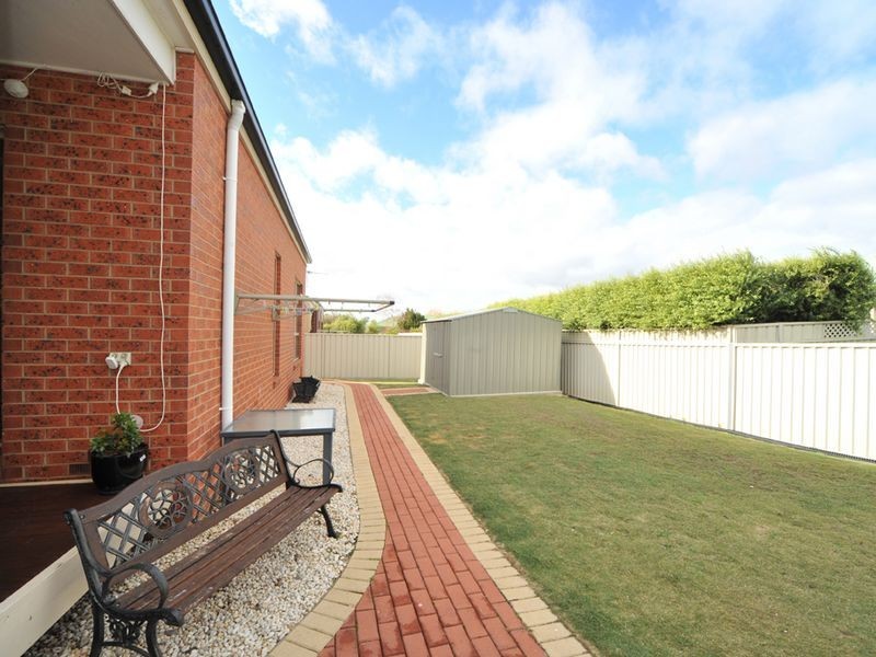 21 Symonds Street, Golden Square VIC 3555