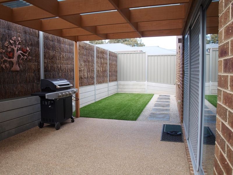 17 A Cousins Street, Strathdale VIC 3550