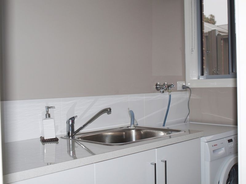 17 A Cousins Street, Strathdale VIC 3550