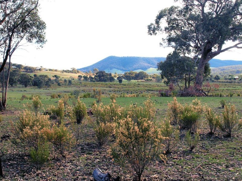 2 McNutts Lane, Heathcote VIC 3523