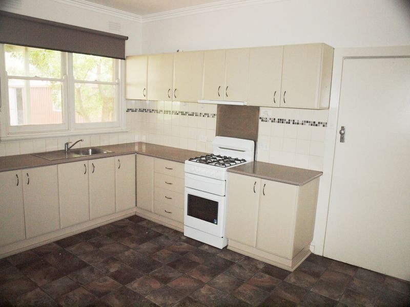 198 High Street, Kangaroo Flat VIC 3555