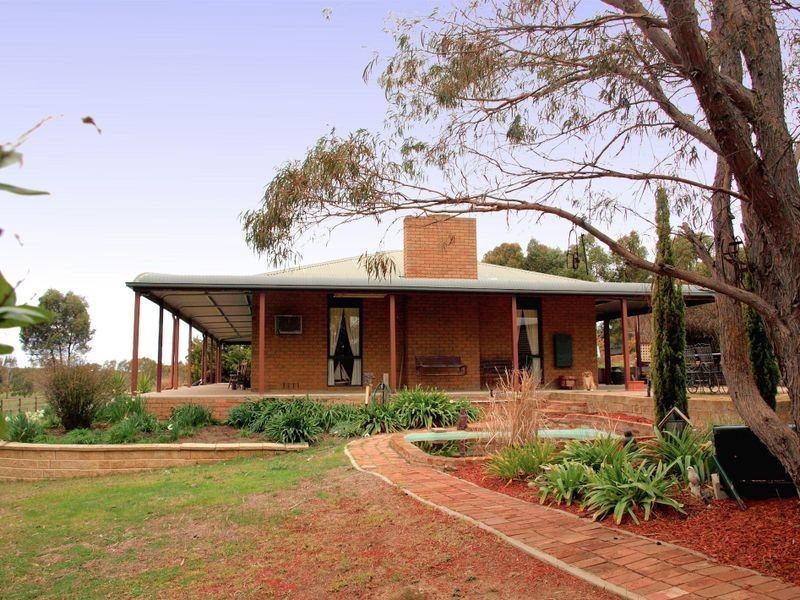 88 Hylands Lane, Heathcote VIC 3523