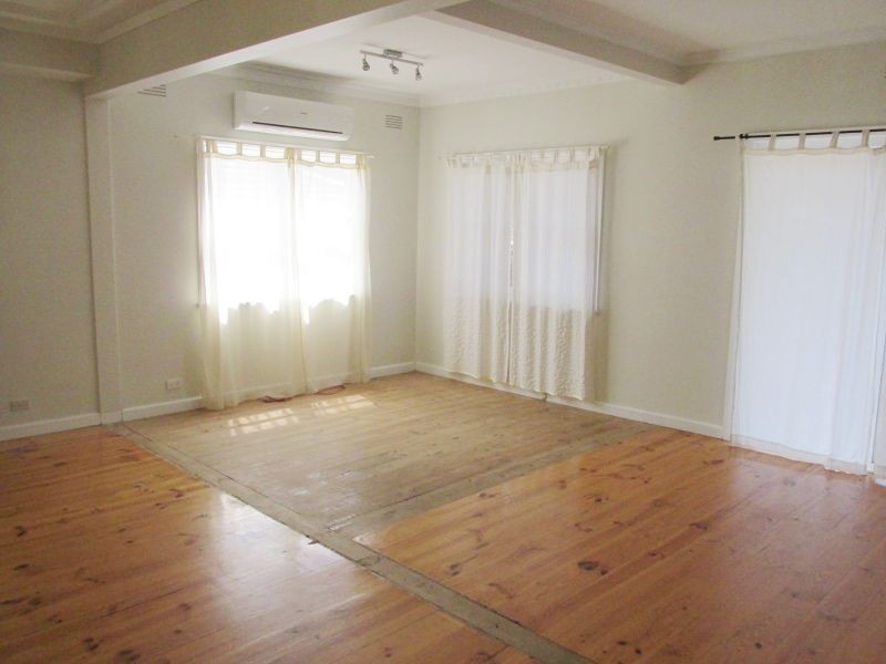 34 Clarence Avenue, Kennington VIC 3550