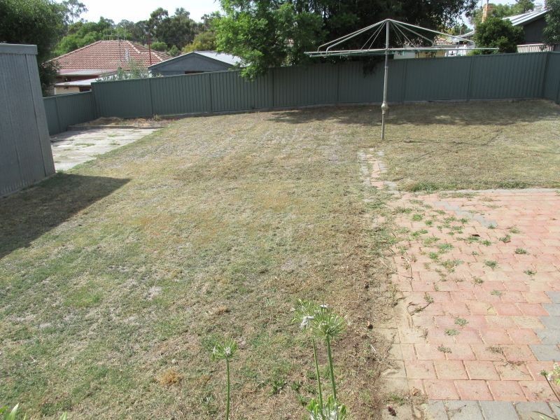 34 Clarence Avenue, Kennington VIC 3550