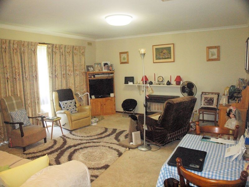 1/7 Carpenter Street, Kangaroo Flat VIC 3555