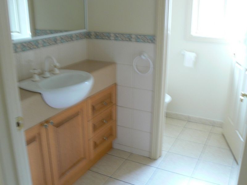 9 Claire Court, Kennington VIC 3550