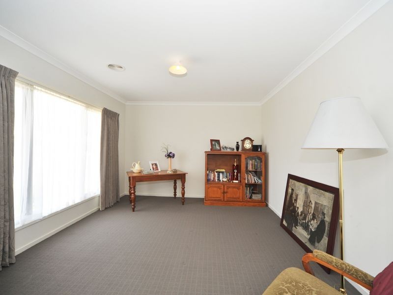 2 Peninsula Drive, Eaglehawk VIC 3556