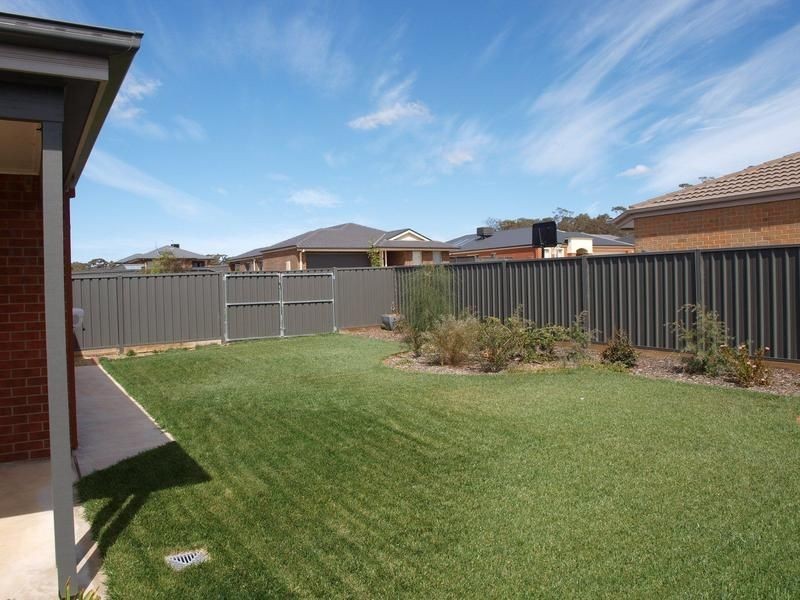 2 Peninsula Drive, Eaglehawk VIC 3556