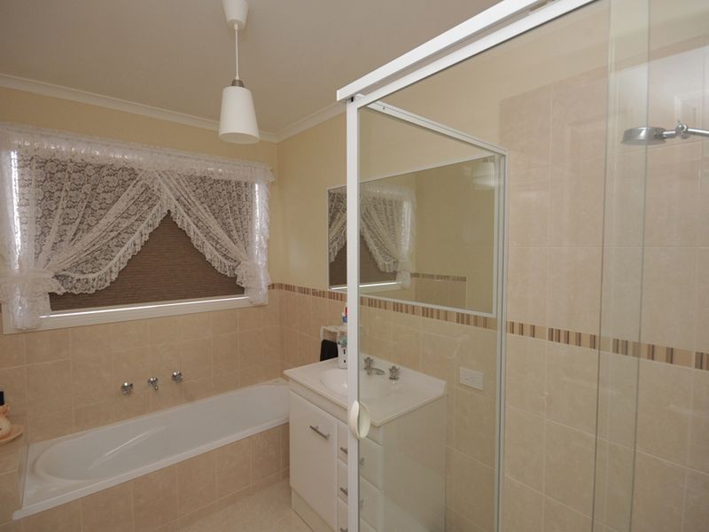 210 Hall Rd, Heathcote VIC 3523