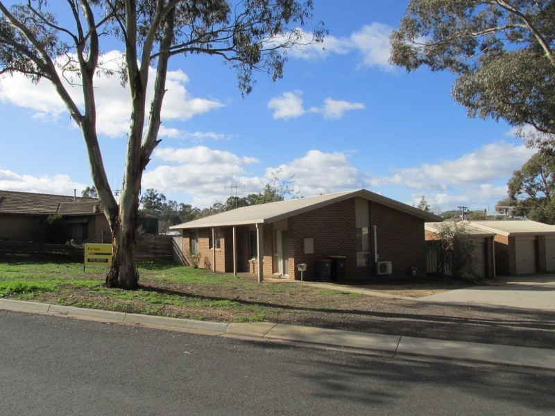 1/10 Emmett Street, Golden Square VIC 3555