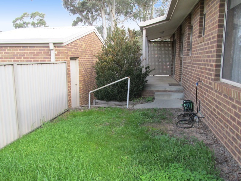 1/10 Emmett Street, Golden Square VIC 3555