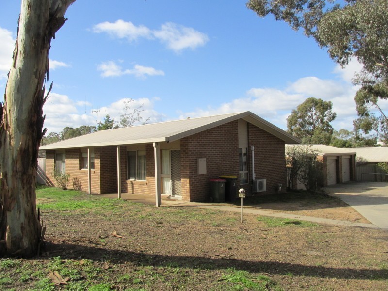 1/10 Emmett Street, Golden Square VIC 3555